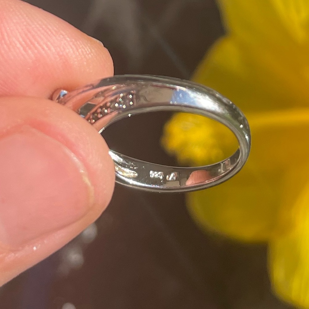 Emerald Ring - Picture 4 of 11